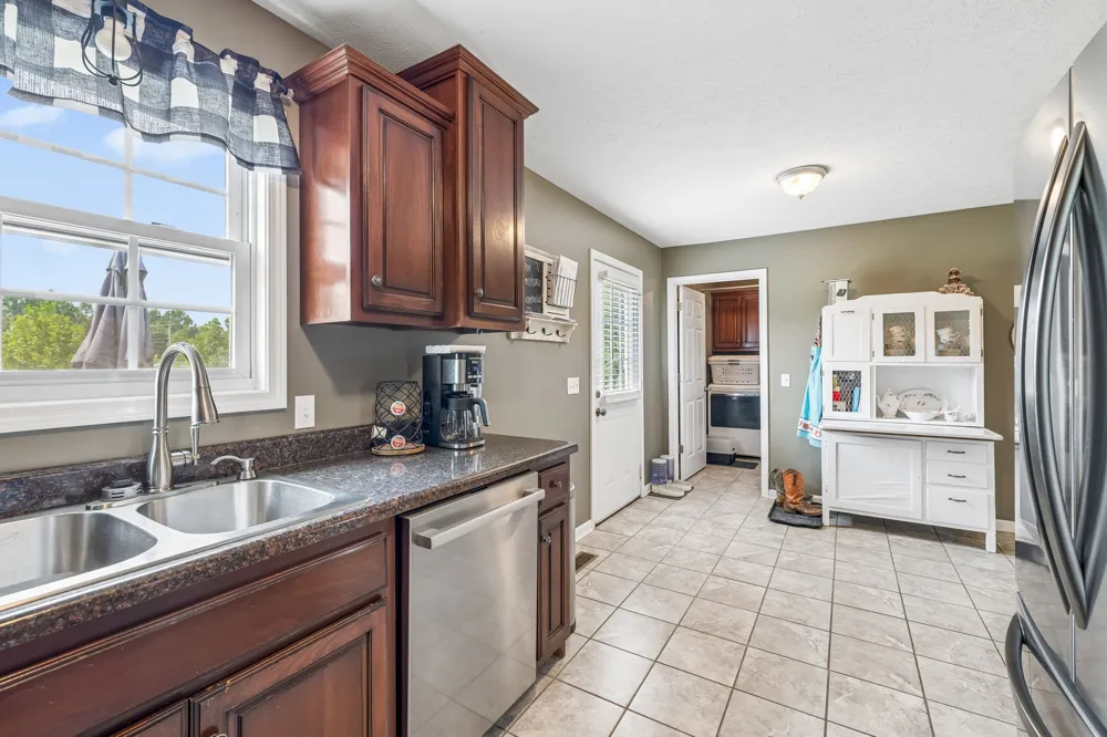 420 Douglas Ln Lafayette, TN 37083