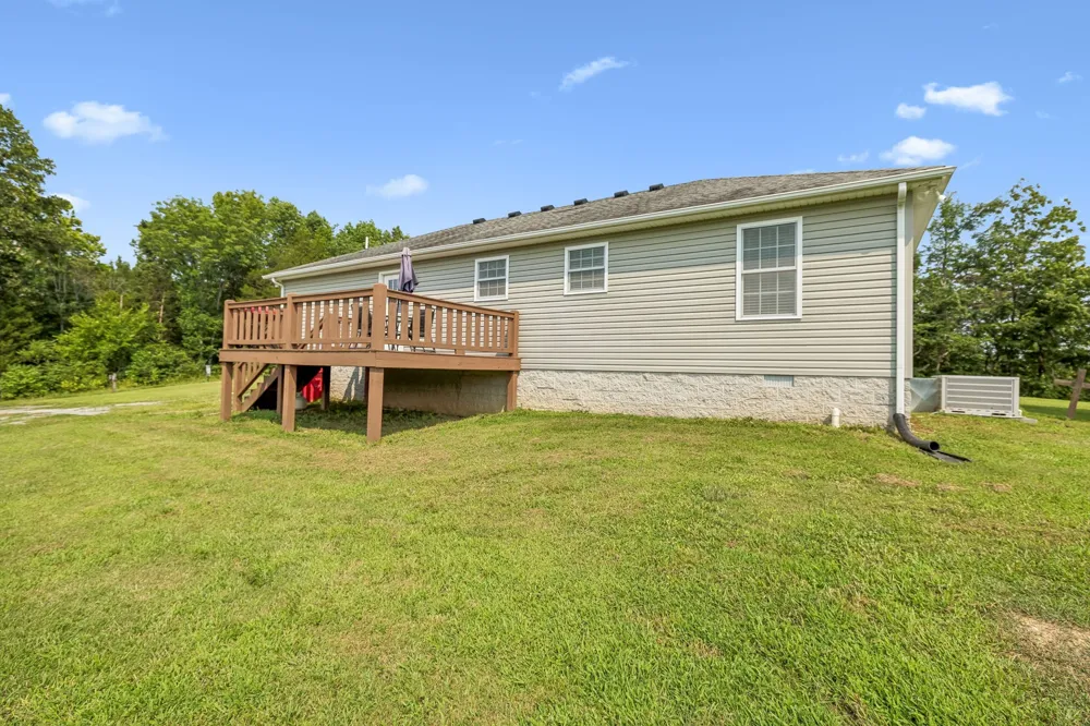420 Douglas Ln Lafayette, TN 37083