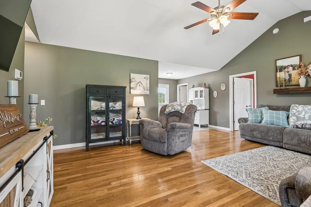 420 Douglas Ln Lafayette, TN 37083