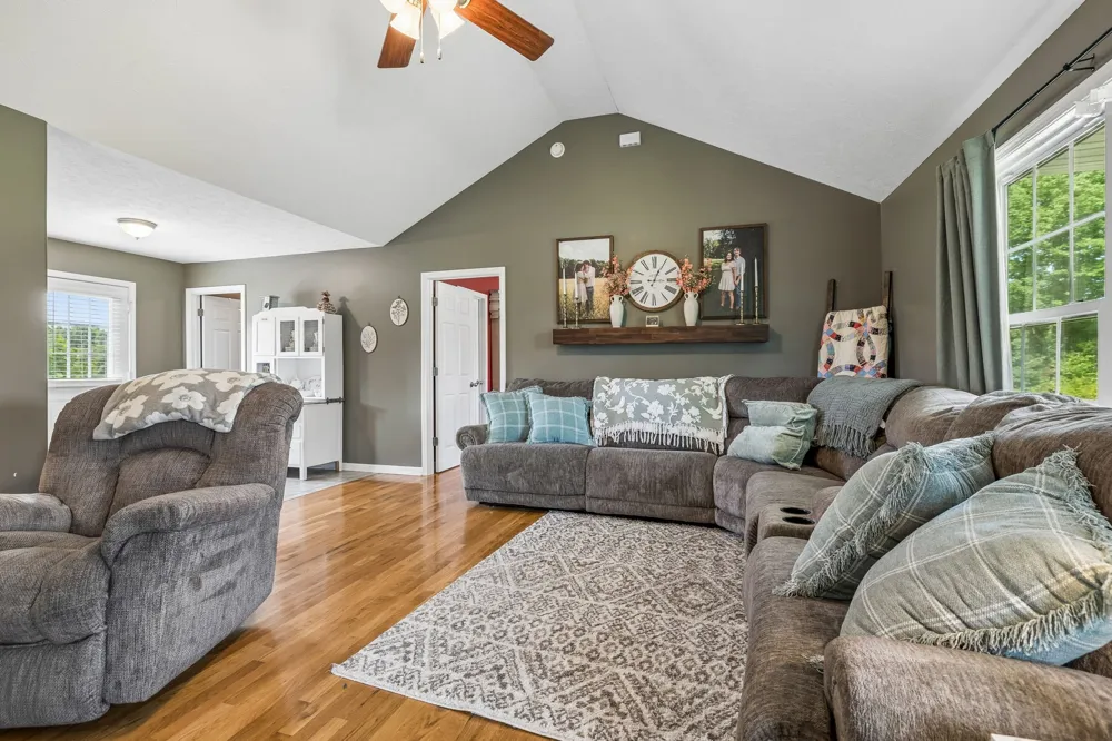 420 Douglas Ln Lafayette, TN 37083