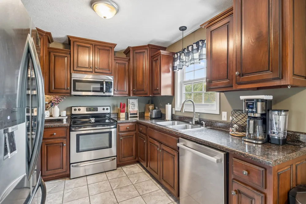 420 Douglas Ln Lafayette, TN 37083