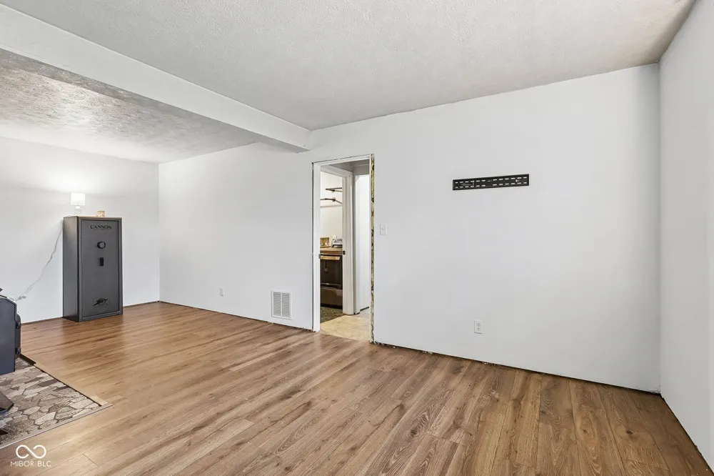 7180 400 W Fairland, IN 46126