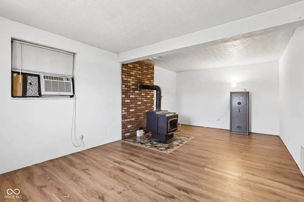 7180 400 W Fairland, IN 46126