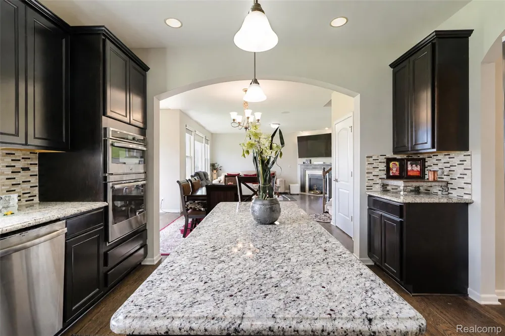 50951 Sevilla Circle Novi City, MI 48374