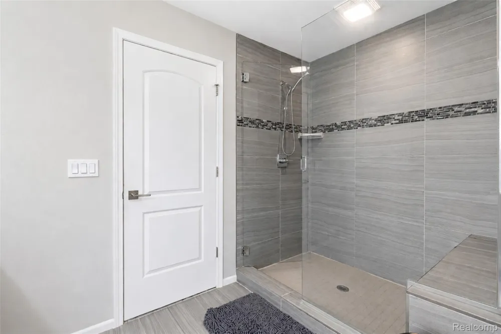 50951 Sevilla Circle Novi City, MI 48374