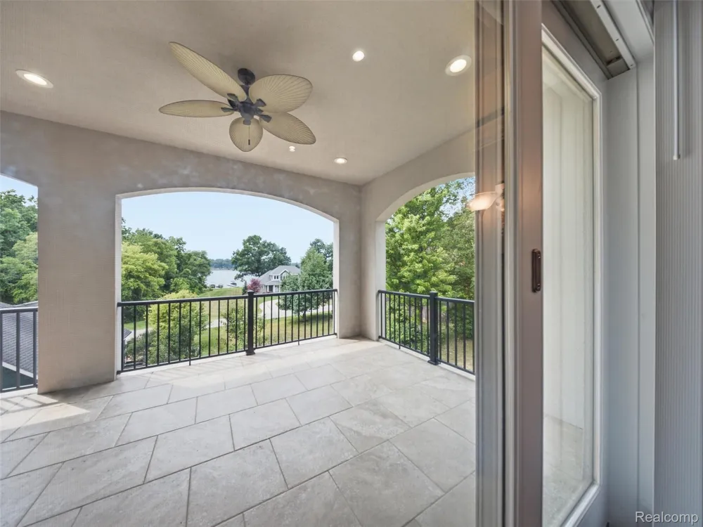 2365 Melton Drive Howell City, MI 48843
