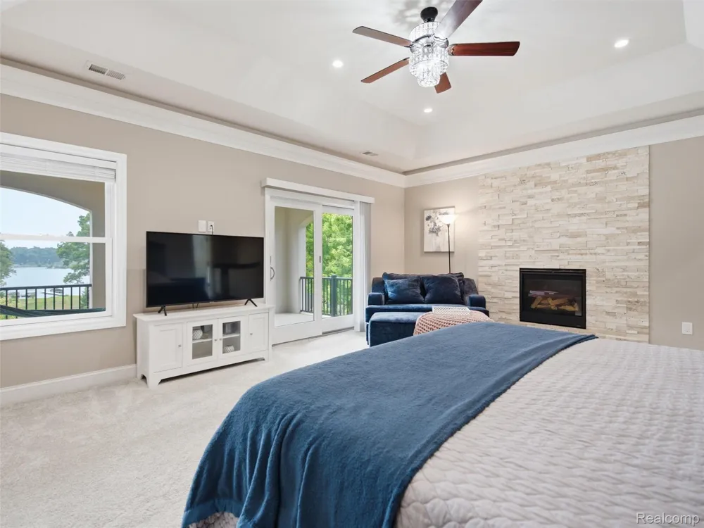 2365 Melton Drive Howell City, MI 48843