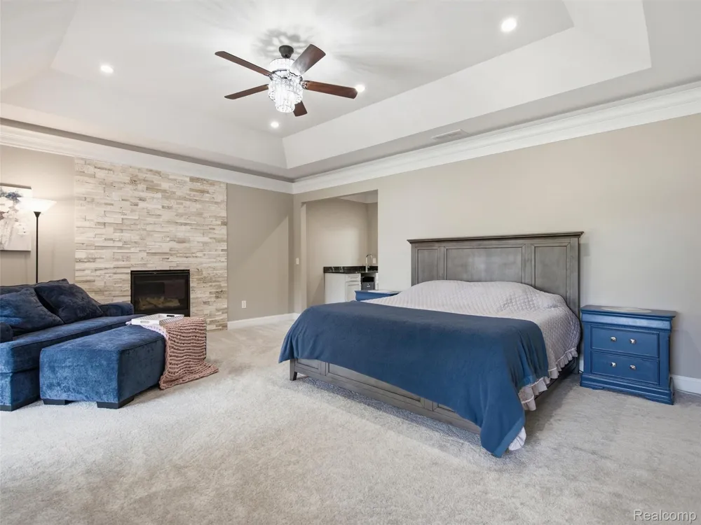 2365 Melton Drive Howell City, MI 48843