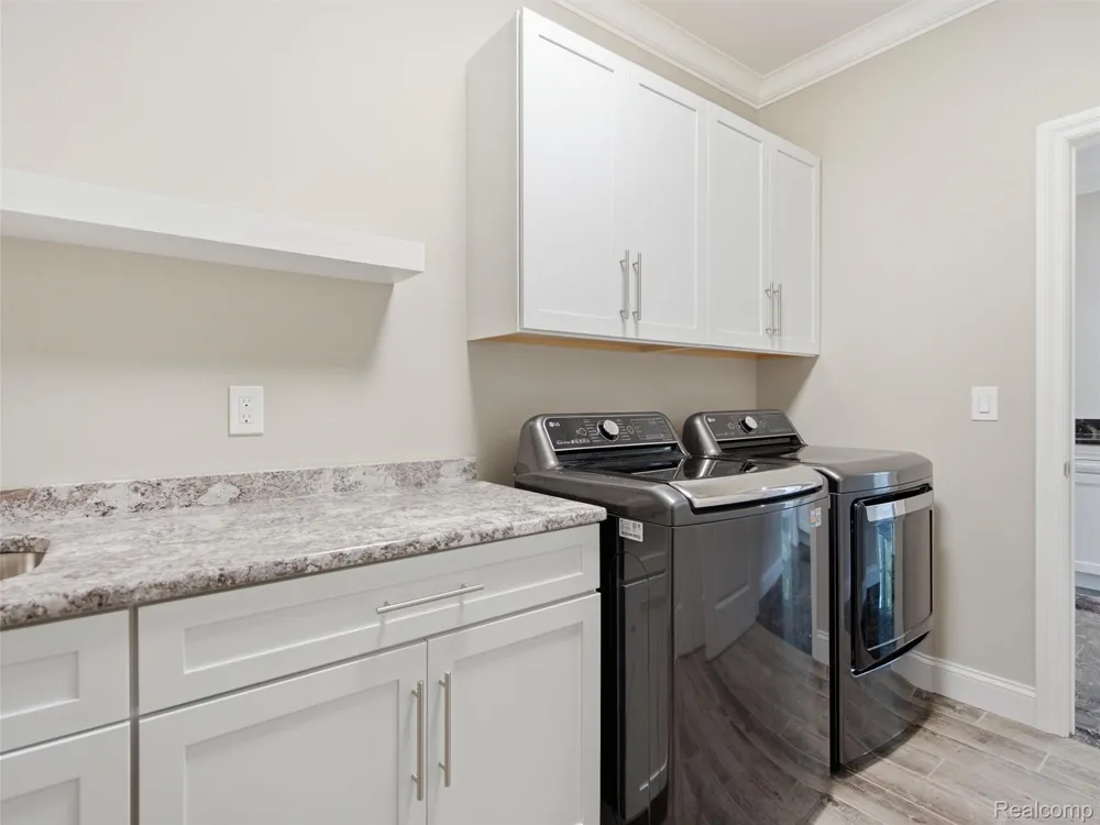 2365 Melton Drive Howell City, MI 48843