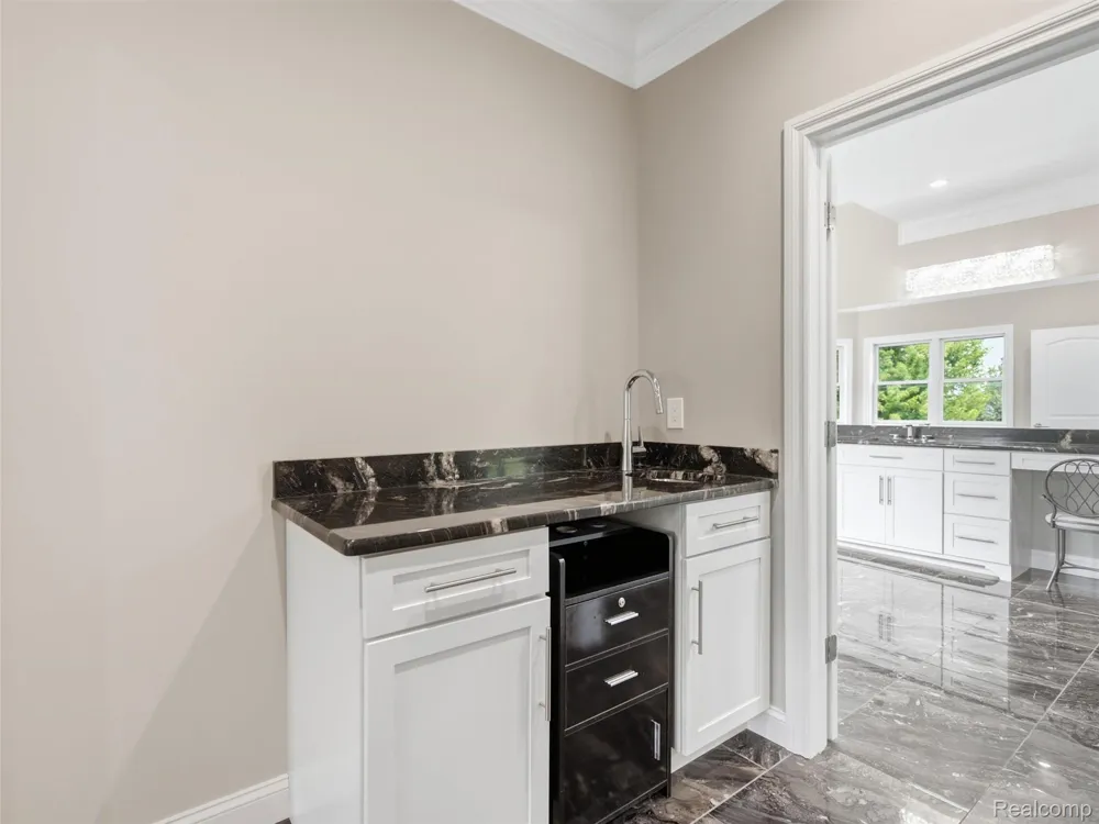 2365 Melton Drive Howell City, MI 48843
