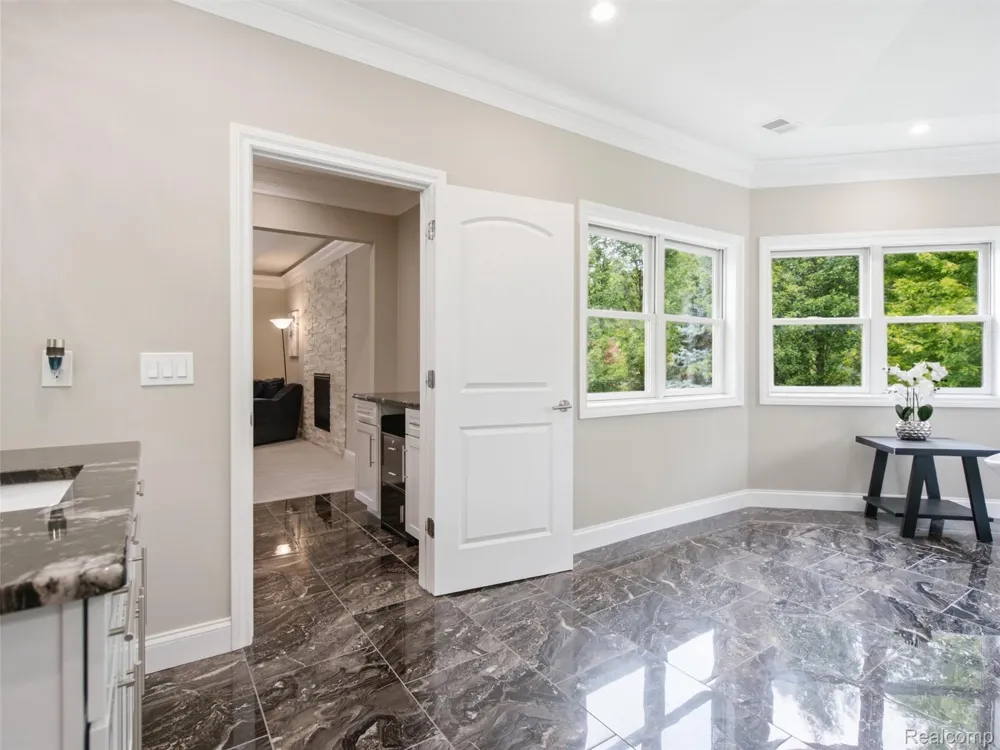 2365 Melton Drive Howell City, MI 48843