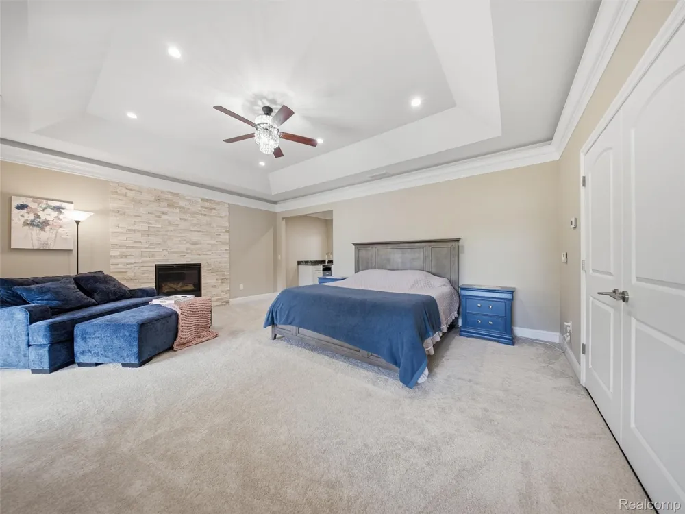 2365 Melton Drive Howell City, MI 48843