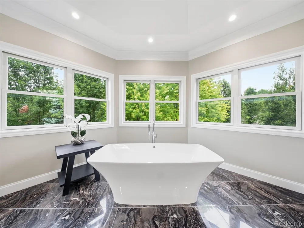 2365 Melton Drive Howell City, MI 48843