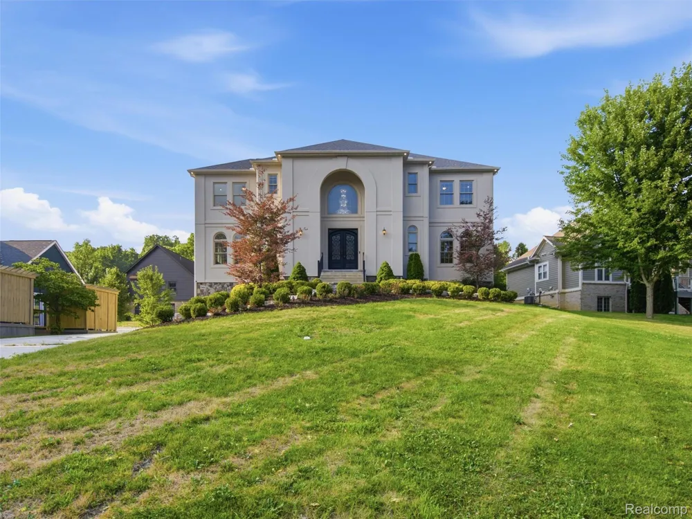2365 Melton Drive Howell City, MI 48843