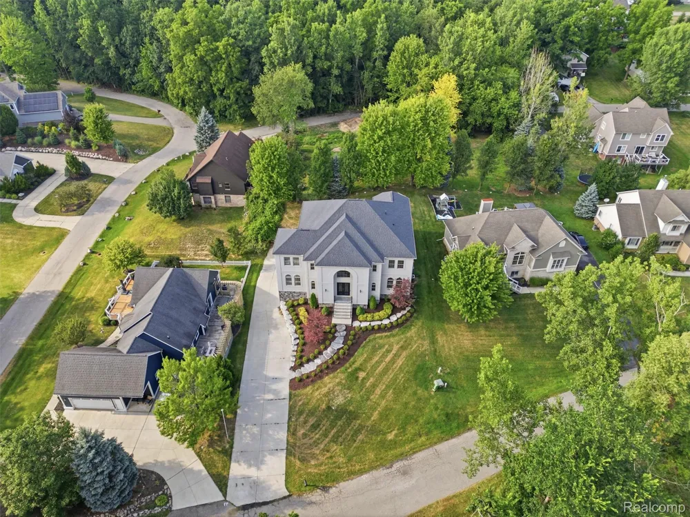 2365 Melton Drive Howell City, MI 48843