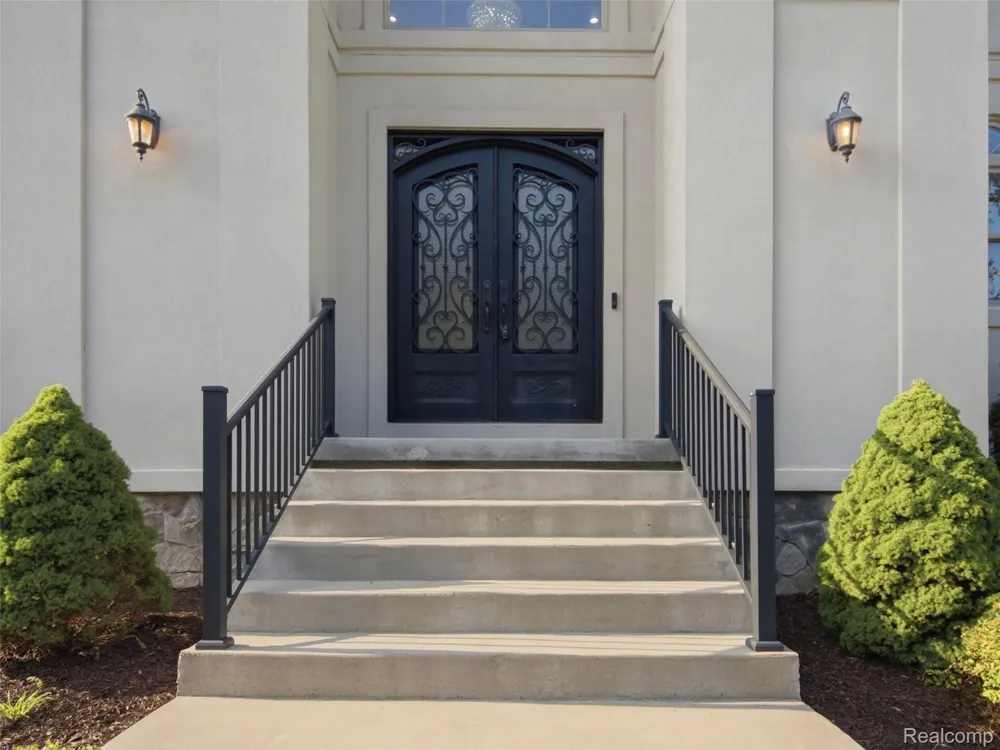 2365 Melton Drive Howell City, MI 48843