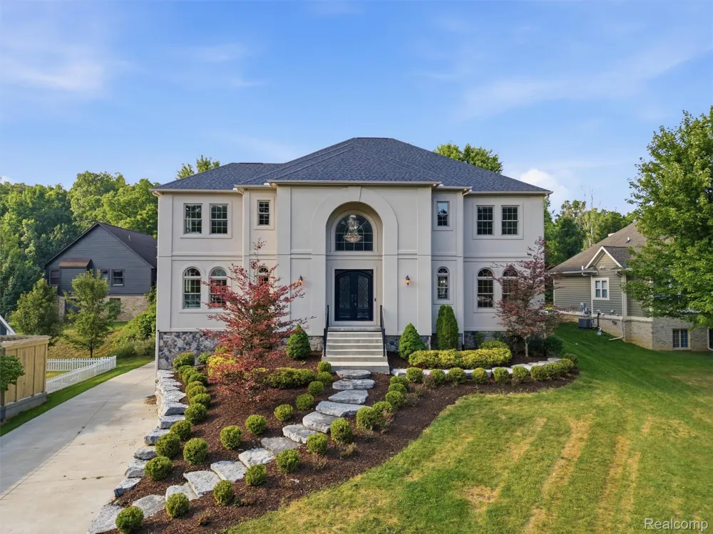 2365 Melton Drive Howell City, MI 48843