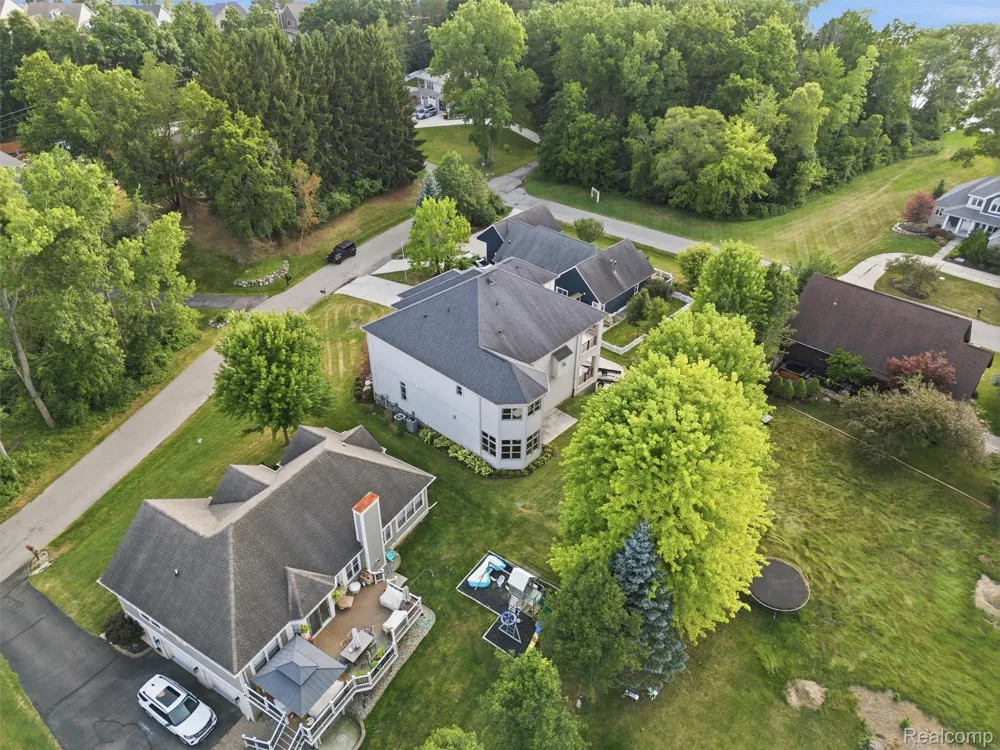 2365 Melton Drive Howell City, MI 48843