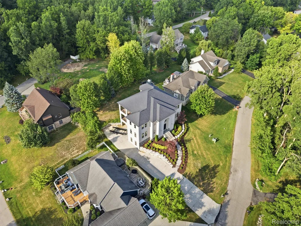 2365 Melton Drive Howell City, MI 48843