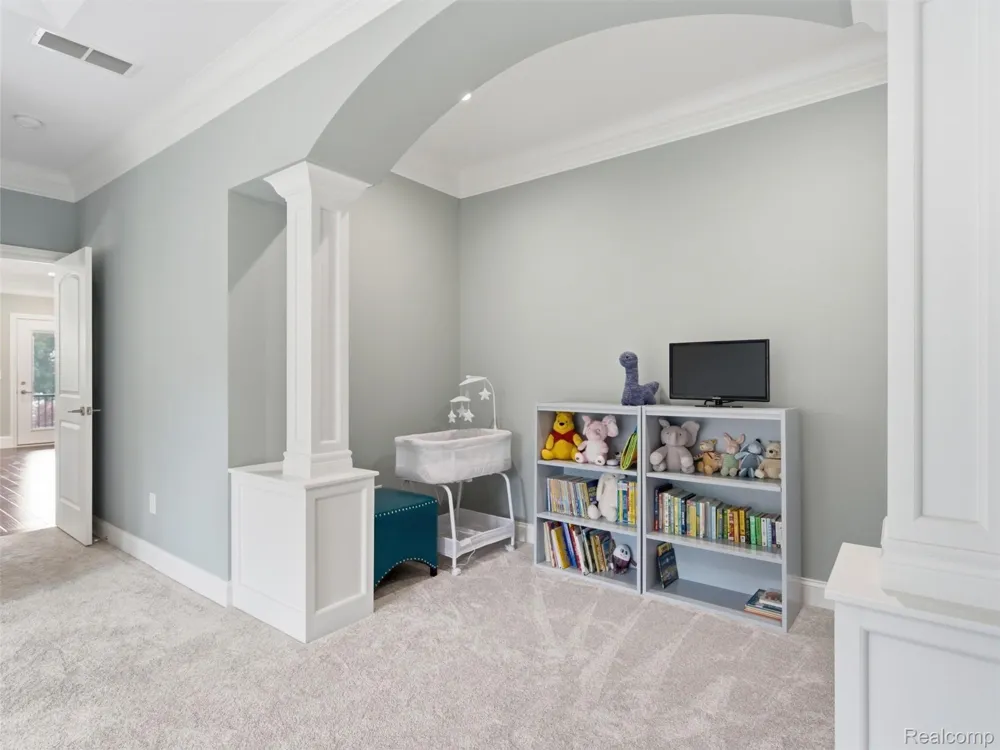 2365 Melton Drive Howell City, MI 48843
