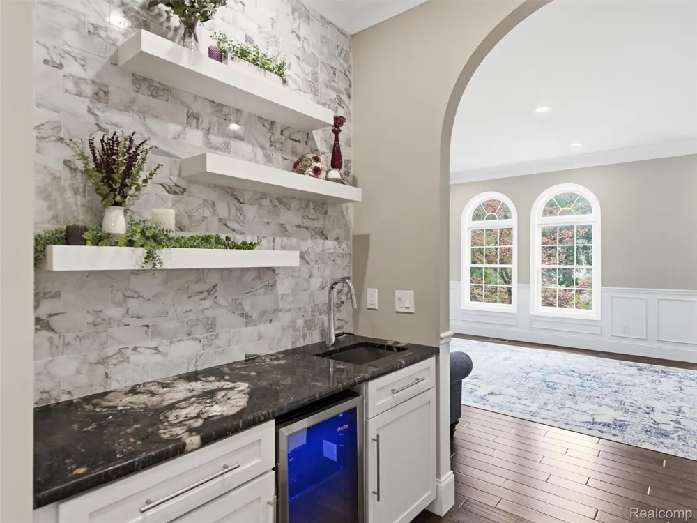 2365 Melton Drive Howell City, MI 48843