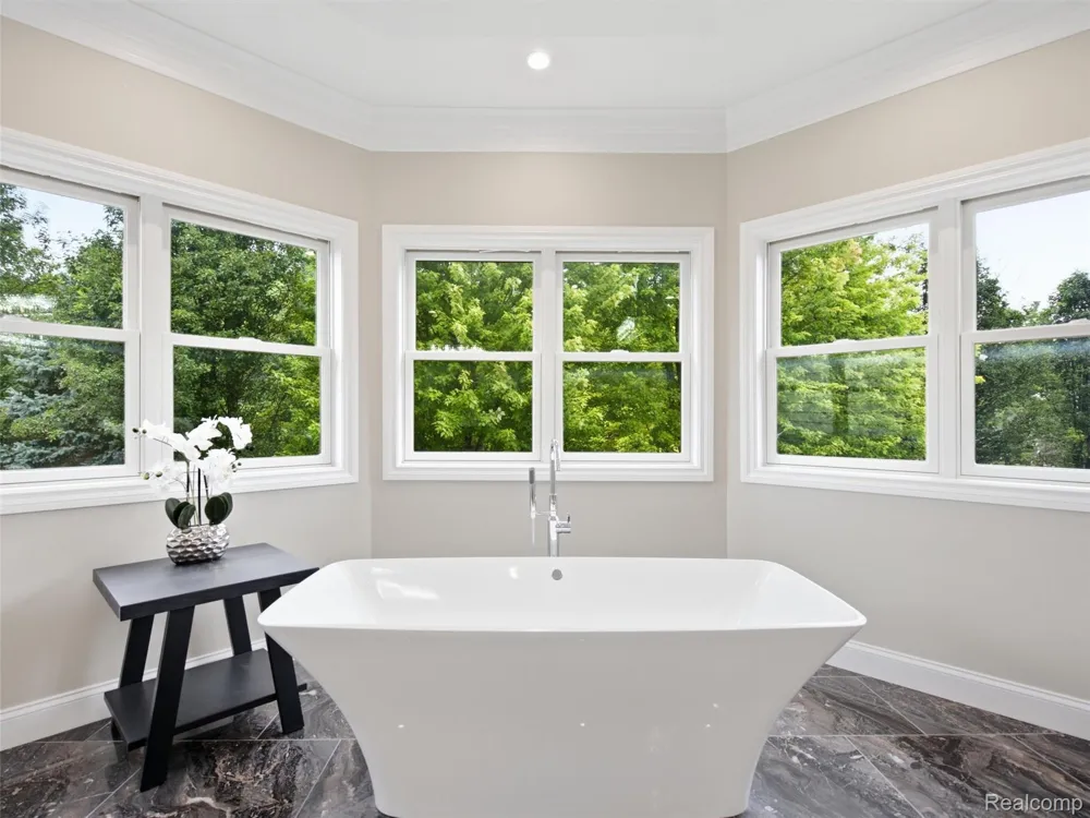 2365 Melton Drive Howell City, MI 48843