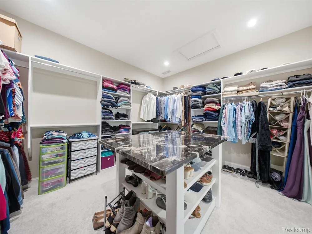 2365 Melton Drive Howell City, MI 48843