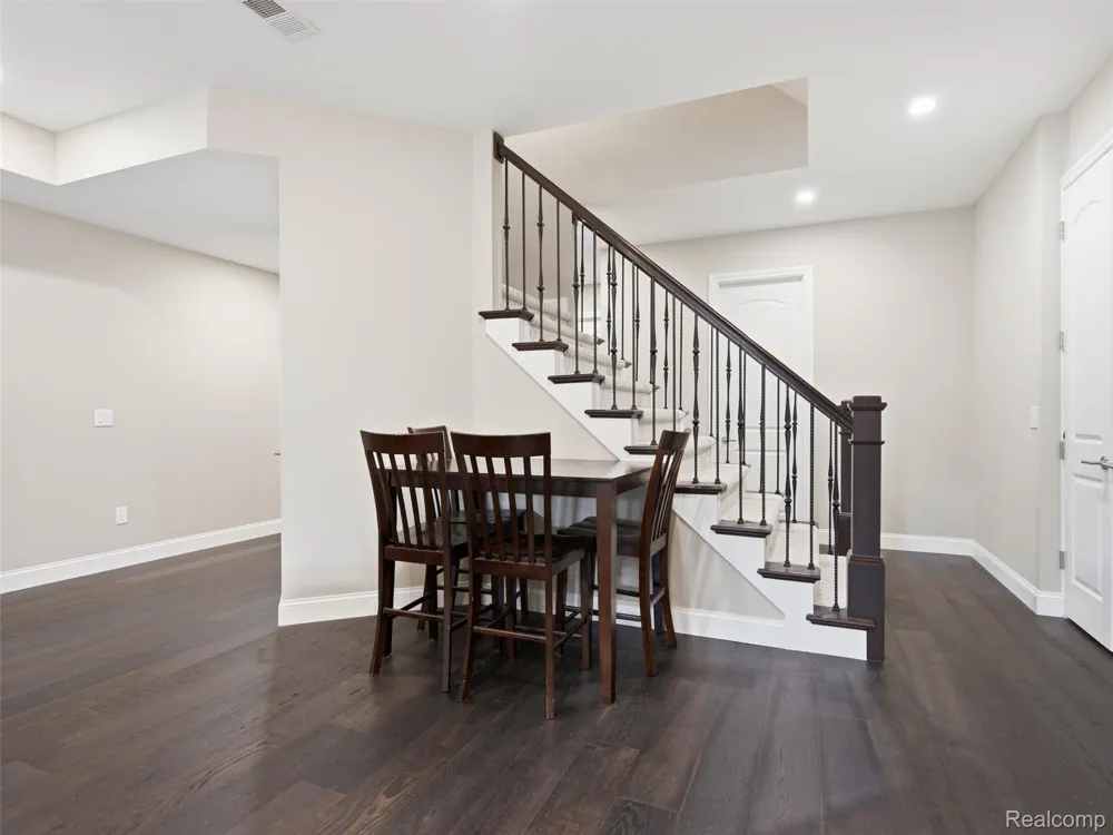 2365 Melton Drive Howell City, MI 48843