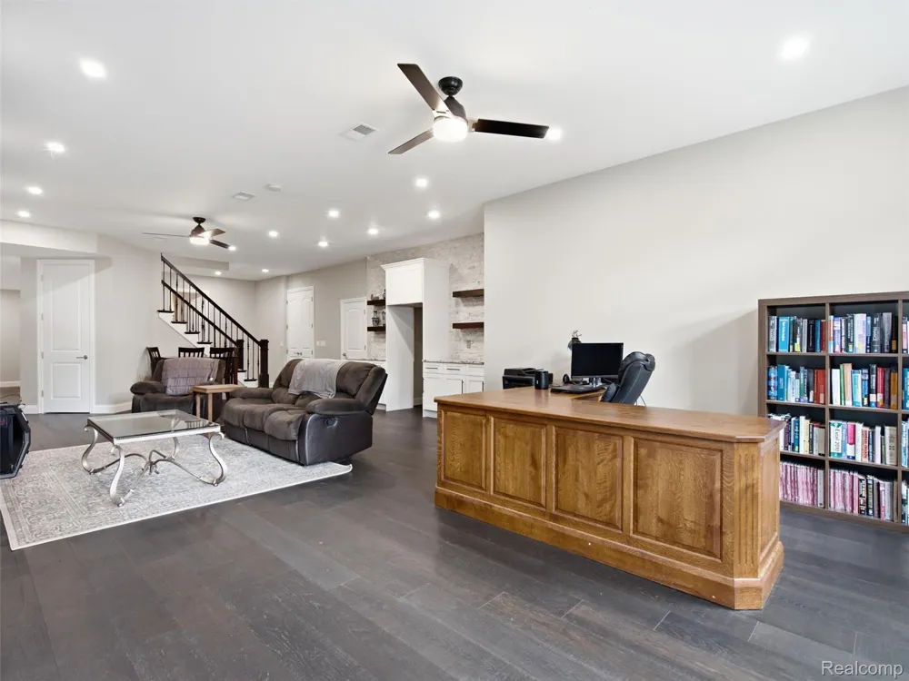 2365 Melton Drive Howell City, MI 48843