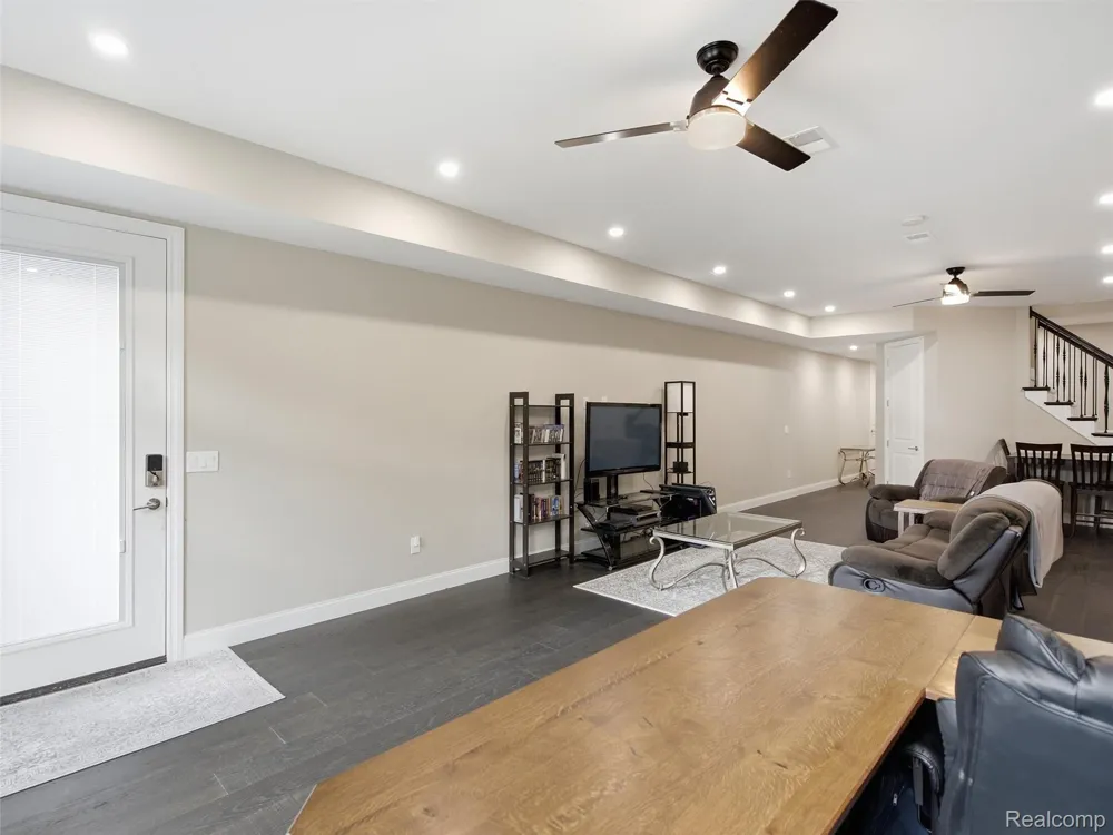 2365 Melton Drive Howell City, MI 48843