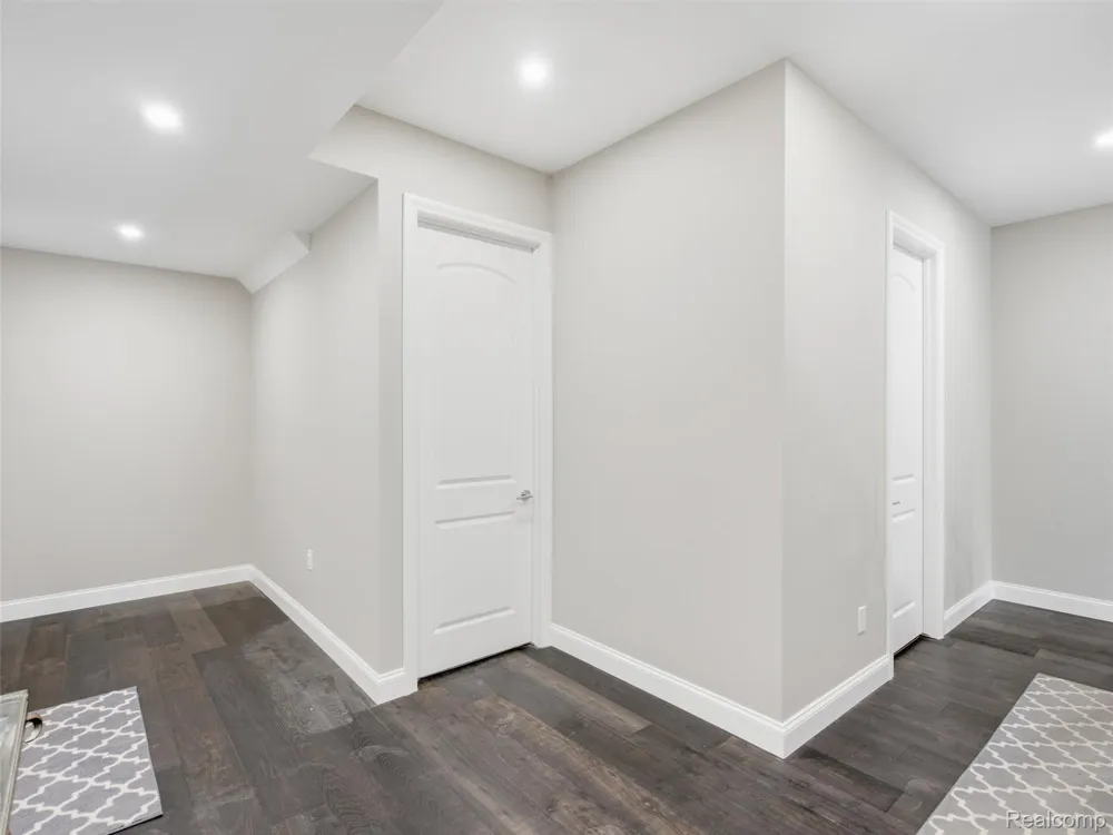 2365 Melton Drive Howell City, MI 48843