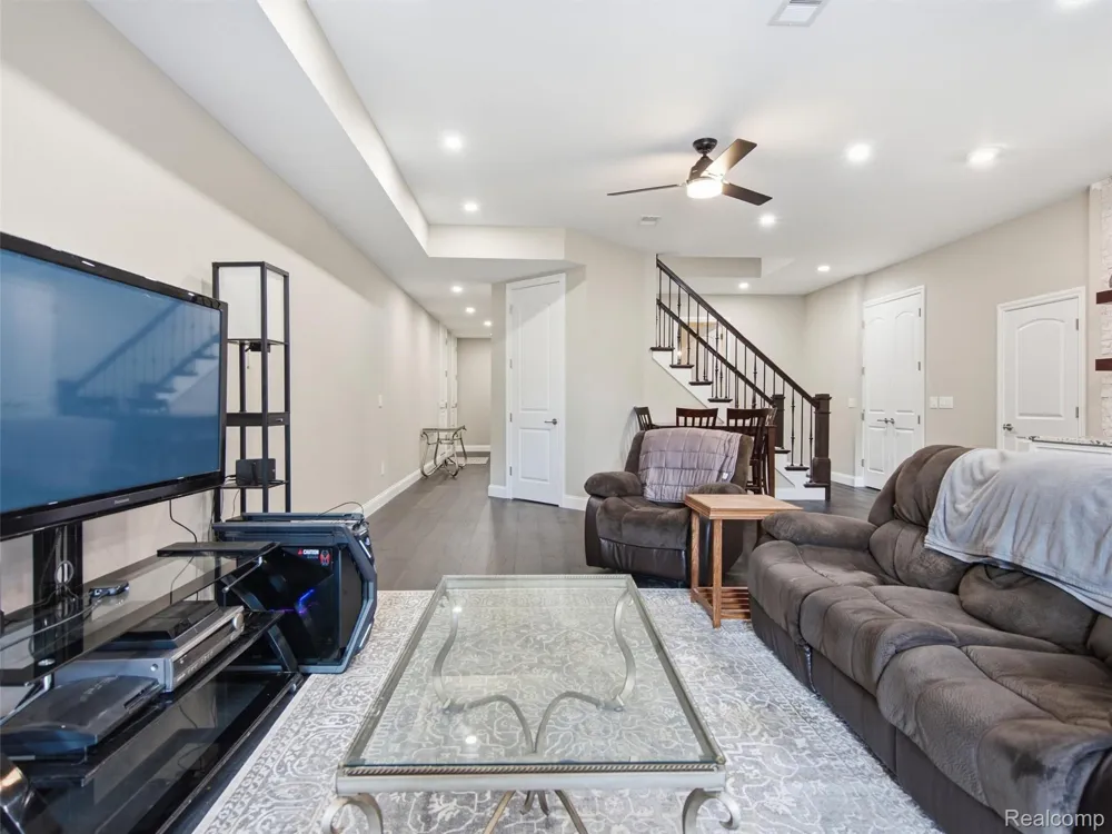 2365 Melton Drive Howell City, MI 48843