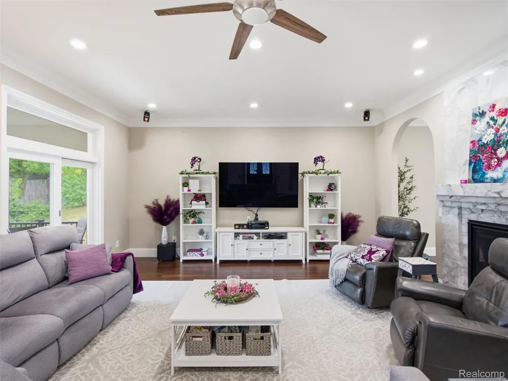 2365 Melton Drive Howell City, MI 48843