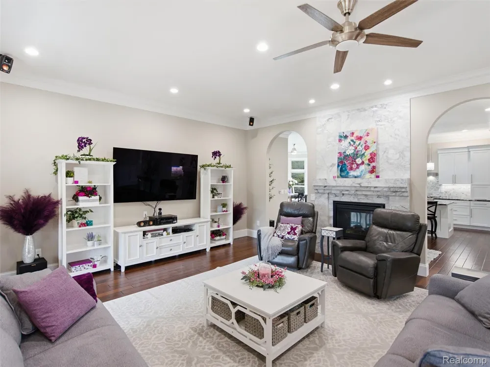 2365 Melton Drive Howell City, MI 48843
