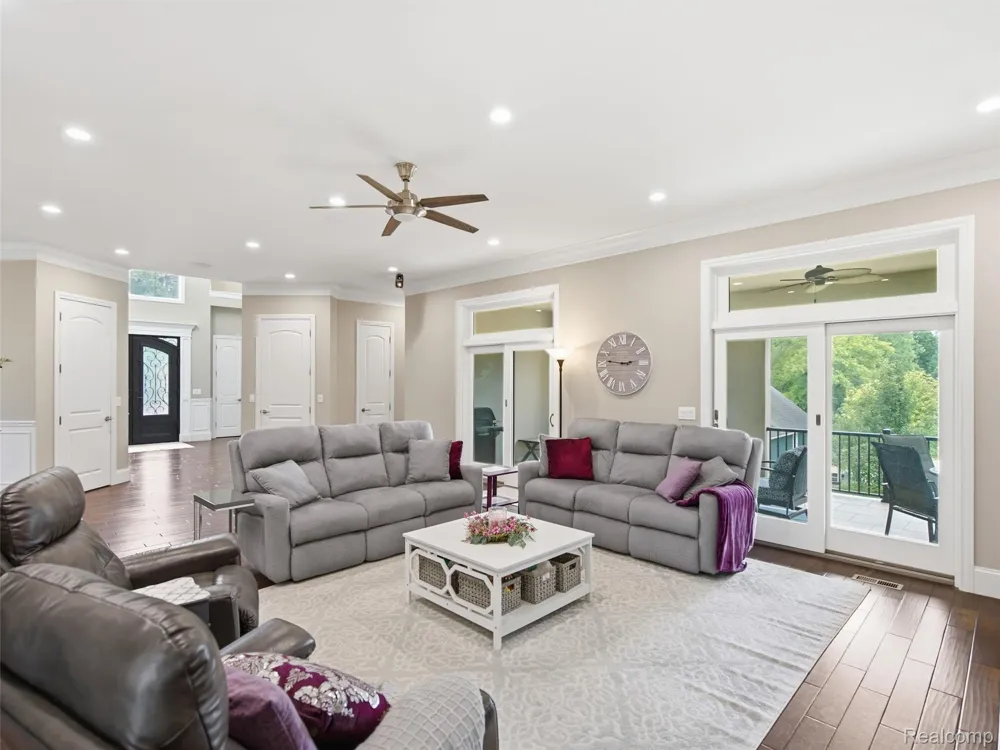 2365 Melton Drive Howell City, MI 48843