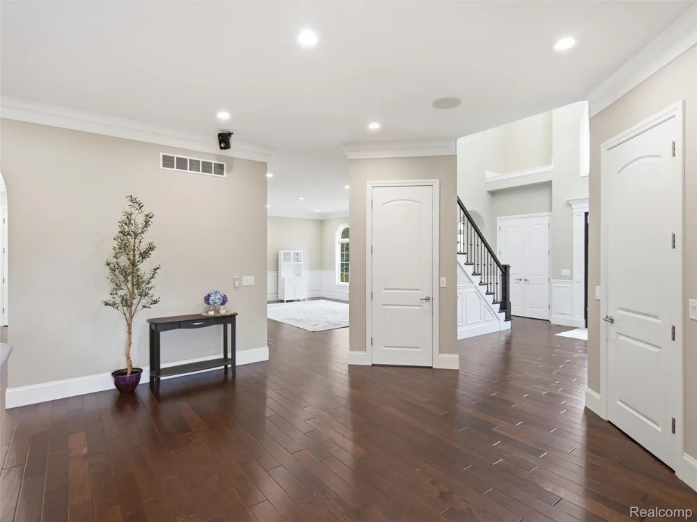 2365 Melton Drive Howell City, MI 48843