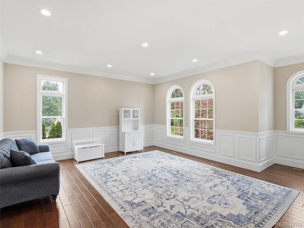2365 Melton Drive Howell City, MI 48843