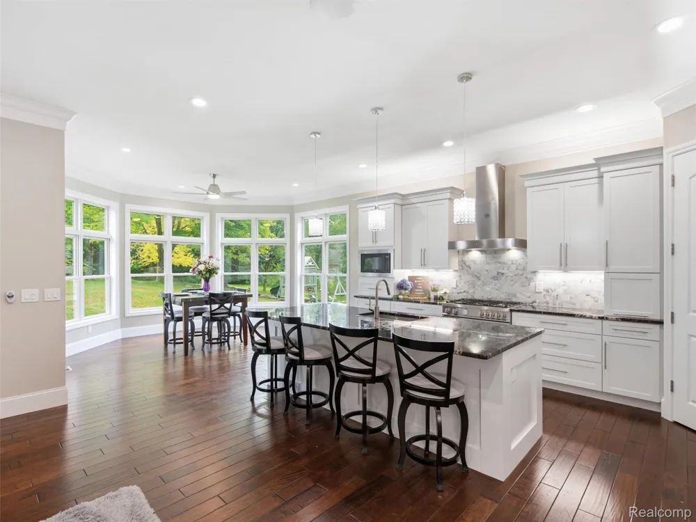 2365 Melton Drive Howell City, MI 48843