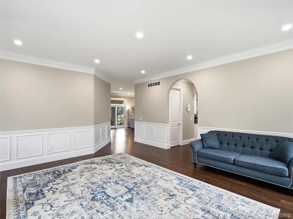2365 Melton Drive Howell City, MI 48843