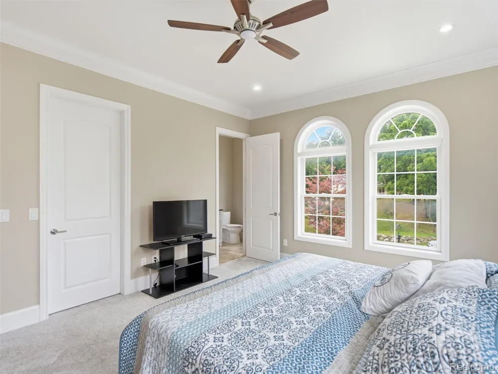 2365 Melton Drive Howell City, MI 48843