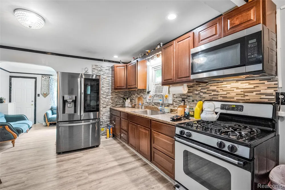 4516 Fleming Street Dearborn Heights City, MI 48125