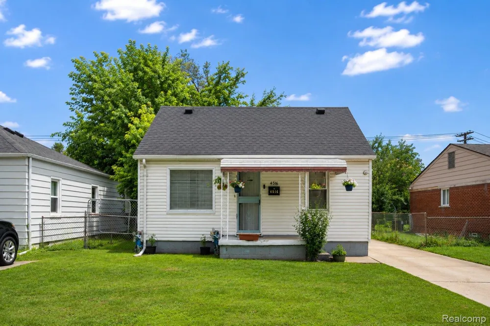 4516 Fleming Street Dearborn Heights City, MI 48125