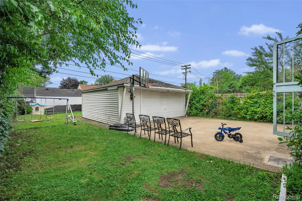 4516 Fleming Street Dearborn Heights City, MI 48125