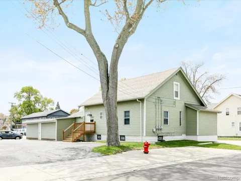 1639 LAPEER AVENUE