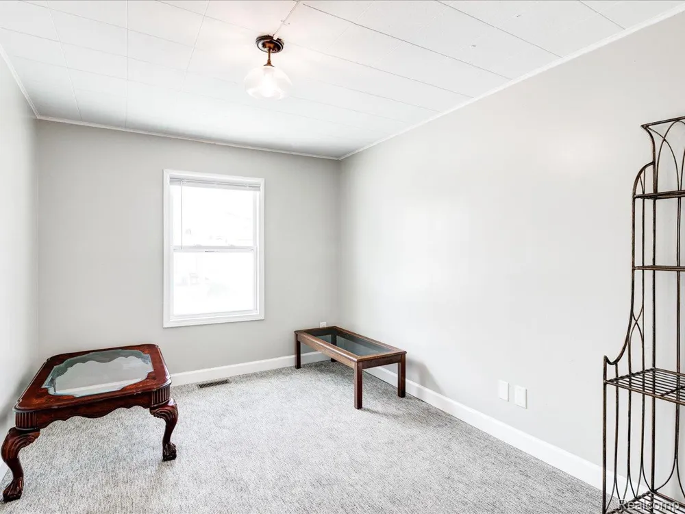 1639 LAPEER AVENUE Port Huron City, MI 48060