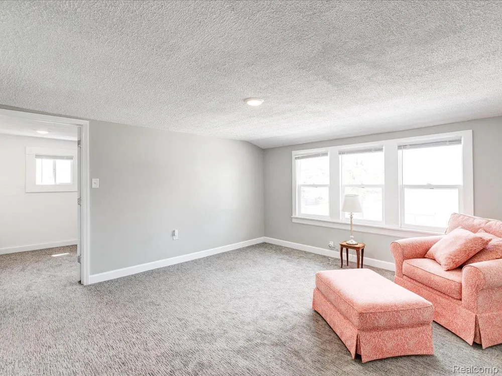 1639 LAPEER AVENUE Port Huron City, MI 48060