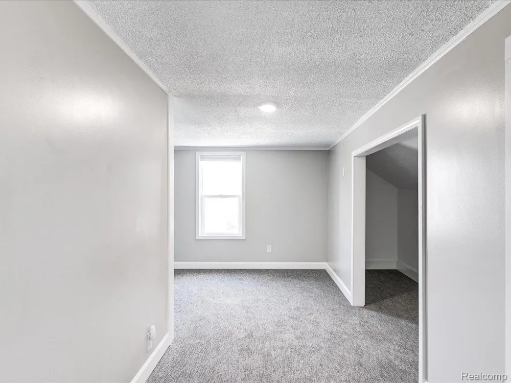 1639 LAPEER AVENUE Port Huron City, MI 48060