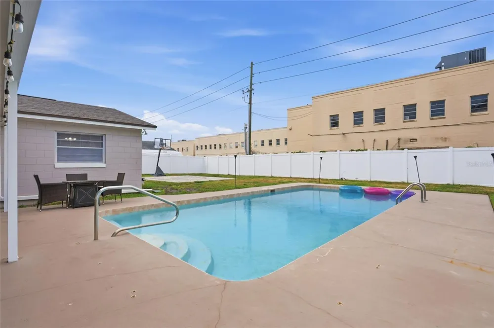 4 CARRIAGE HILL CIRCLE Casselberry, FL 32707