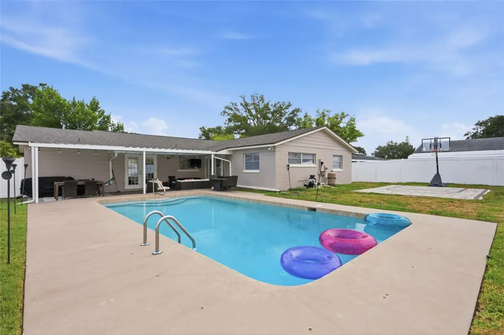 4 CARRIAGE HILL CIRCLE Casselberry, FL 32707