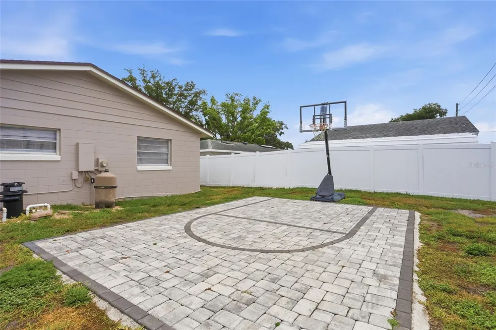4 CARRIAGE HILL CIRCLE Casselberry, FL 32707